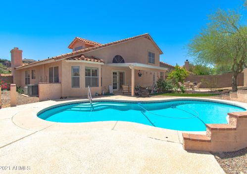 2124 Cathedral Rock Dr, Phoenix AZ 85045-1821 exterior