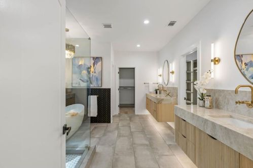 3918 Flowerland Dr, Atlanta GA  30319-1806 exterior