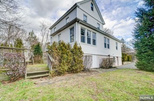 170 Fulton St, N Milford NJ 07646-1650 exterior