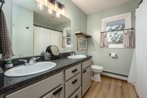 8523 Westnedge Ave, Kalamazoo MI  49002-6227 exterior