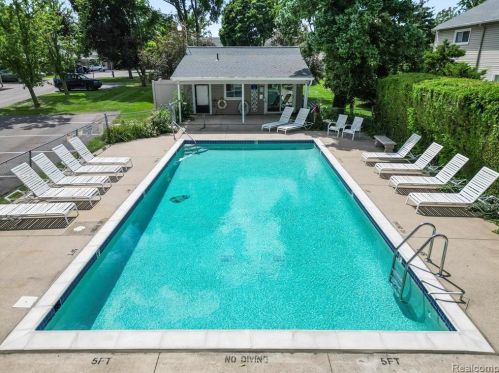 759 Kirts Blvd, Troy MI 48084-4844 exterior