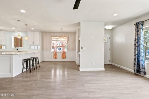 7035 15th St, Phoenix AZ  85020-5414 exterior