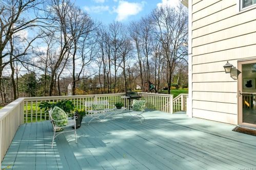 38 Orchard Rd, Briarcliff NY 10510-1020 exterior