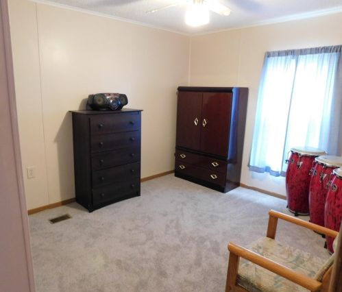 13 John Dr, West Springfield MA 01089-1277 exterior