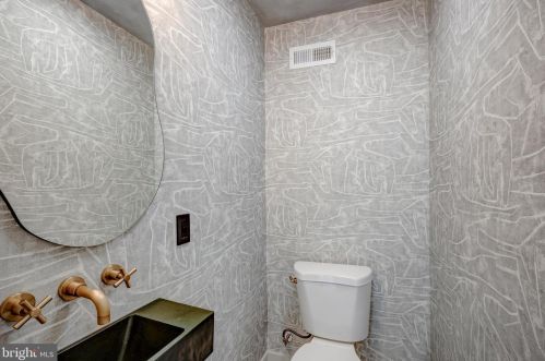 1025 51st St, Philadelphia PA  19143-4213 exterior