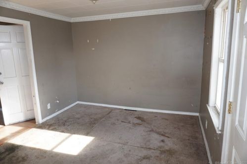 2 Ballouville Rd, Killingly, CT 06241-1235