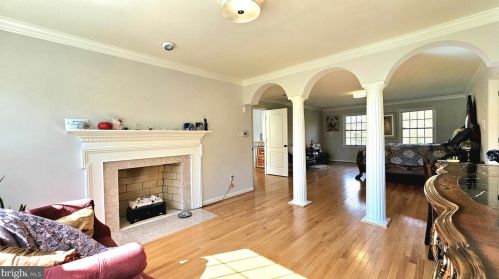 17815 Fraley Farm Rd, Rockville MD 20855-1664 exterior