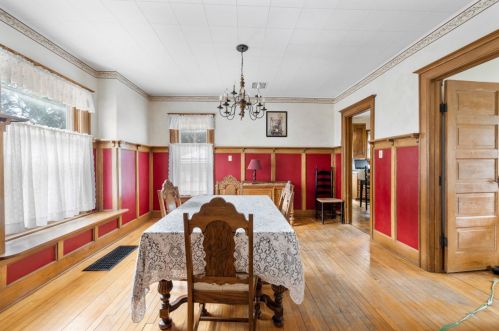 1525 82, Milwaukee WI 53222-2935 exterior