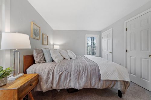 19 Laurel Dr, Concord NH  03304-4321 exterior