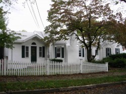 107 Oliver Rd, Newton, MA 02468-2307