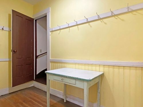 199 Church St, Newton MA 02458-2015 exterior