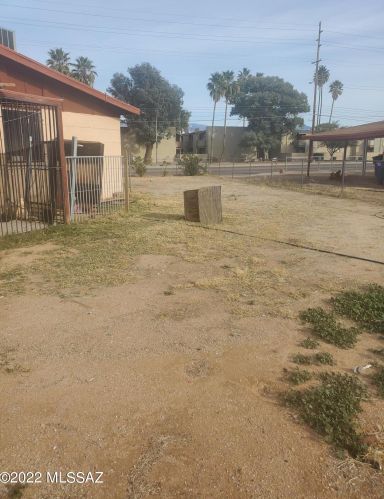 5104 29th St, Tucson, AZ 85711-5830