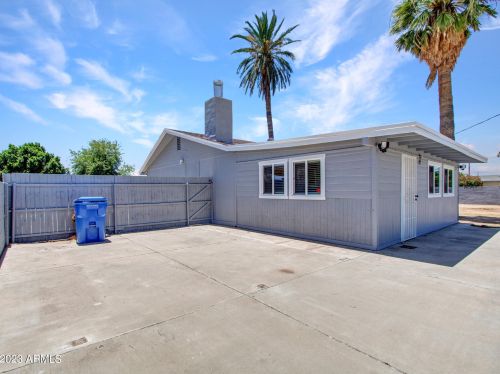 5526 Clarendon Ave, Phoenix AZ 85033-4118 exterior