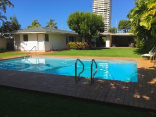 4611 Kilauea Ave, Honolulu HI  96816-5303 exterior