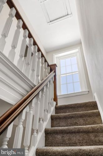 1233 Jackson St, Philadelphia PA 19148-2929 exterior