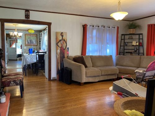 1209 Hickory St, Waukegan, IL 60085-2923