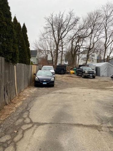 25 Clinton St, Manchester CT  06040-6129 exterior