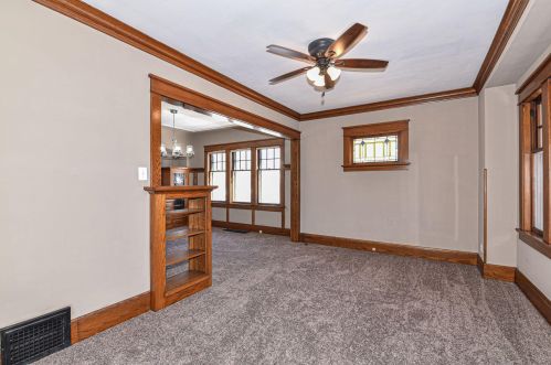 348 Howard Ave, Milwaukee WI 53235-4807 exterior