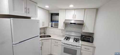 476 Walker St, Fairview NJ  07022-1326 exterior