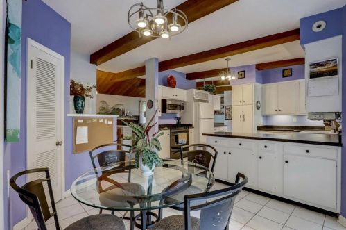 6621 Wisconsin Ave, Milwaukee WI 53213-3914 exterior