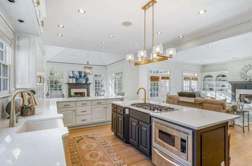 700 Brookwoods Trce, Atlanta GA 30342-2473 exterior