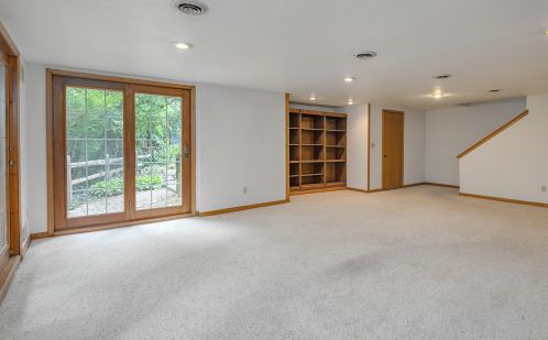 3809 Oakridge Ct, Milwaukee WI 53228-1367 exterior