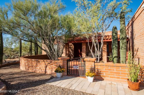 2955 Gymkhana Way, Tucson AZ  85742-9054 exterior