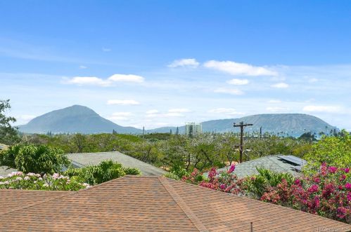 837 21st Ave, Honolulu, HI 96816-4552