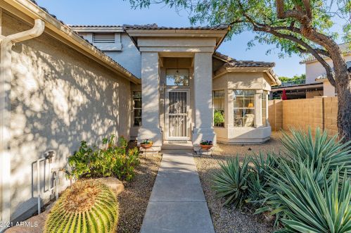 6520 Briles Rd, Phoenix, AZ 85083-1049