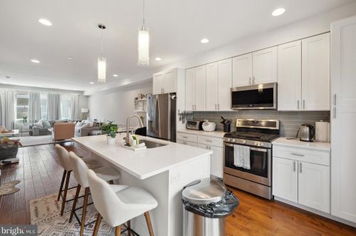 1424 Front St, Philadelphia PA  19147-3902 exterior