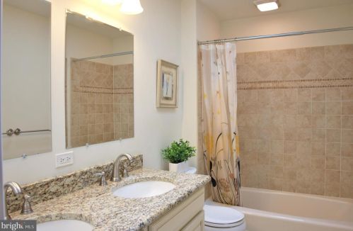 87 Leavitt Ln, Princeton NJ 08540-3921 exterior