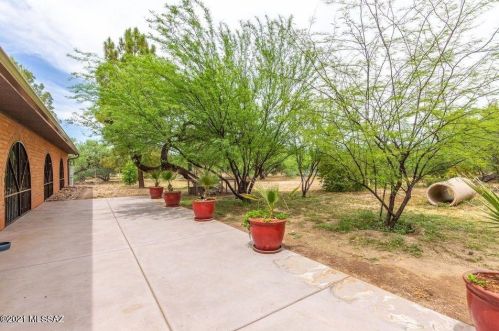 1660 King St, Tucson AZ 85749-8270 exterior