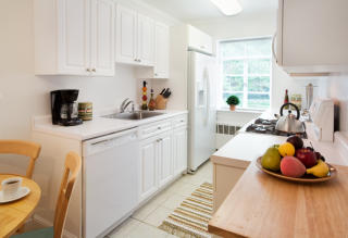 1223 Beacon St, Brookline MA  02446-5302 exterior