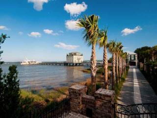 2 Concord St, Charleston SC  29401-2566 exterior