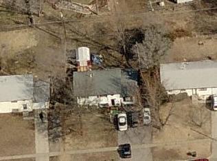 918 37th St, Topeka, KS 66611-2359