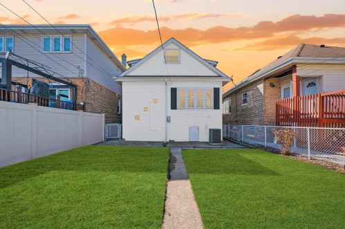 6147 Menard Ave, Chicago, IL 60638-4409