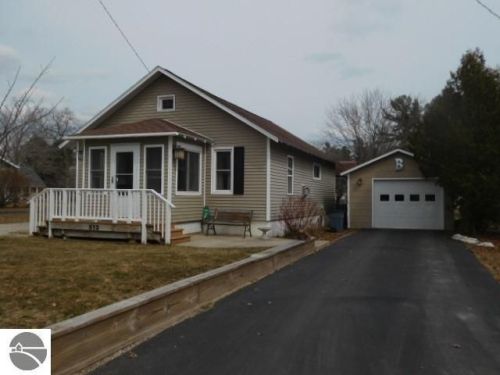 512 Evans St, East Tawas MI  48730-1514 exterior