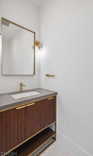 1306 Pleasant Valley Way, Town Center NJ  07052-1421 exterior