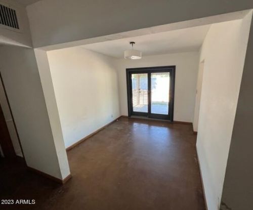 3850 50th Pl, Phoenix AZ  85018-6113 exterior