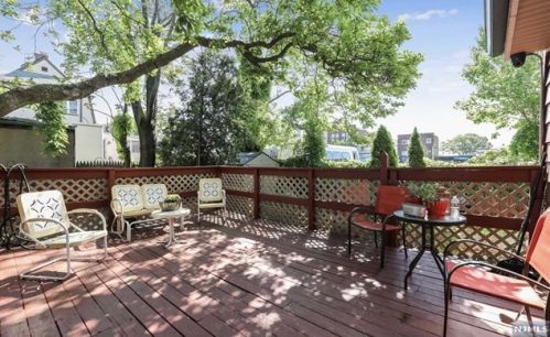 361 Jersey Ave, Fairview NJ 07022-1204 exterior