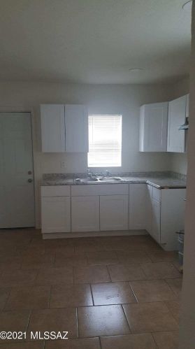 802 34th St, Tucson AZ  85713-4611 exterior