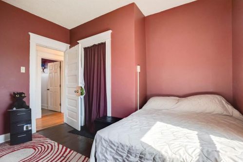 244 Aurora Ave, Saint Paul MN 55103-2302 exterior