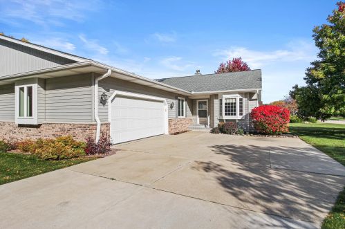 5446 46th St, Milwaukee, WI 53220-5063