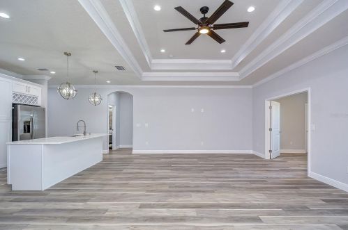 2710 Braddock St, Tampa FL  33607-6828 exterior