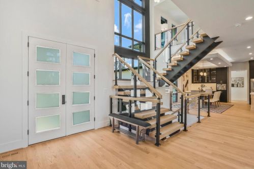 1520 Brookhaven Dr, Mc Lean VA  22101-4127 exterior