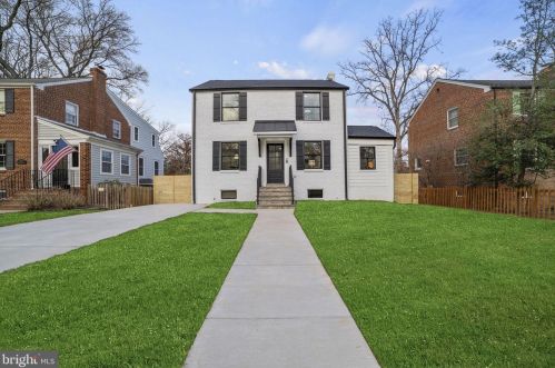 1505 Crestwood Dr, Alexandria VA  22302-2303 exterior