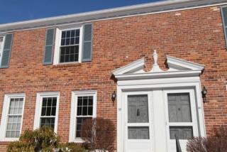 39 Williamsburg Dr, Springfield MA  01106-1725 exterior