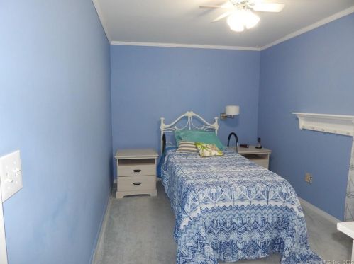 38 Concord Ave, Milford CT 06460-4111 exterior