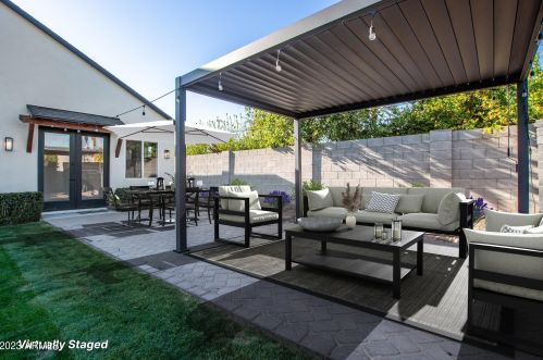 4239 42nd St, Phoenix AZ  85018-4207 exterior