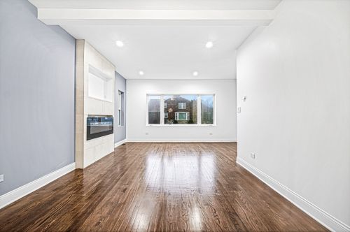 5505 Roscoe St, Chicago, IL 60641-4144